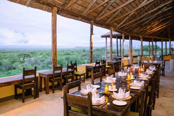 Sangaiwe Tented Lodge setting