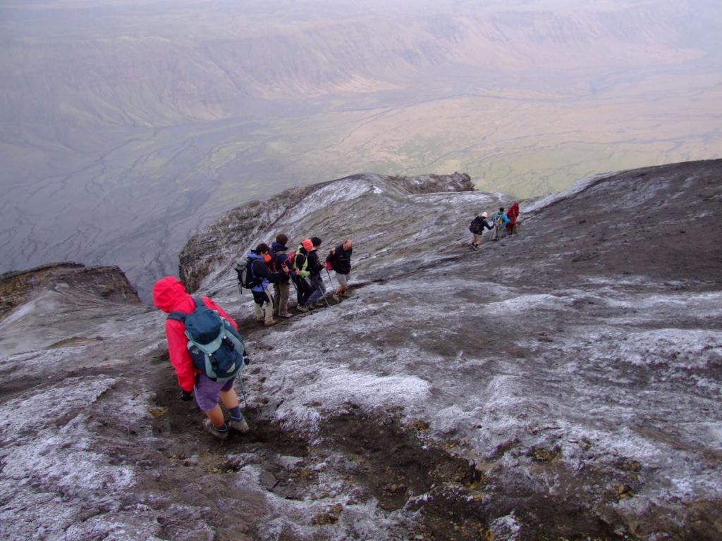 4 Days Oldonyo Lengai and Serengeti Safari
